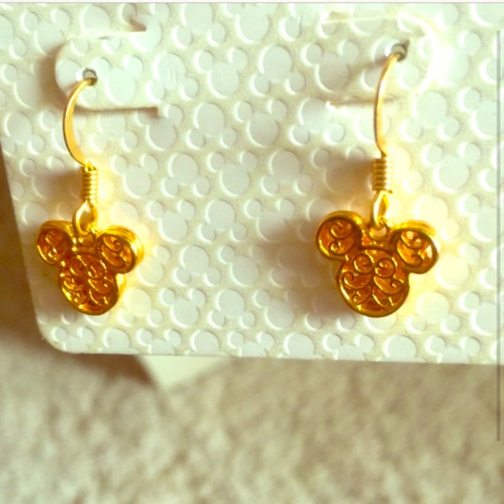 Cute new Disney Earrings gold
